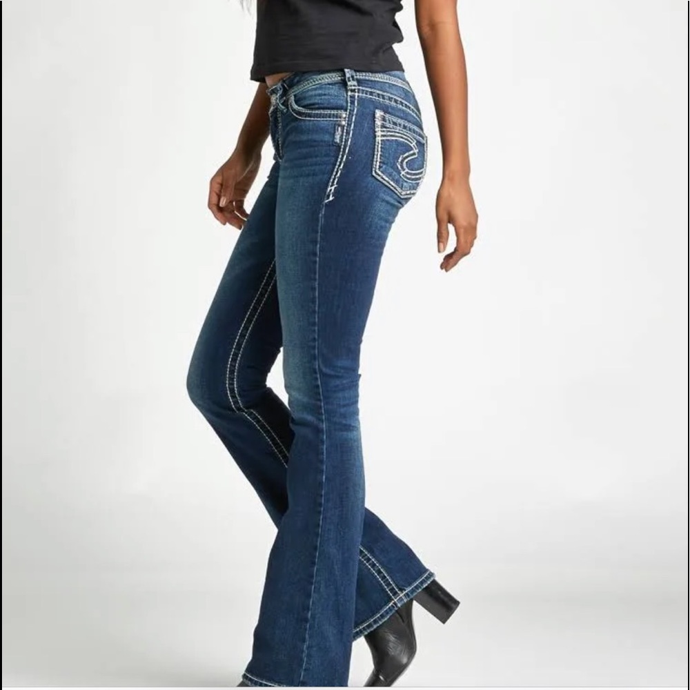 NWOT Silver Jean Co. Suki Mid Bootcut Size 30